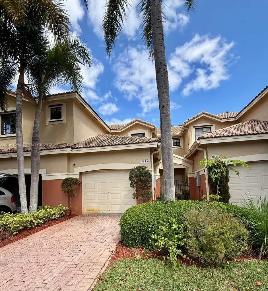 2 bedroom 2 bath Residential for sale at 3813 Tree Top Dr, Weston FL 33332