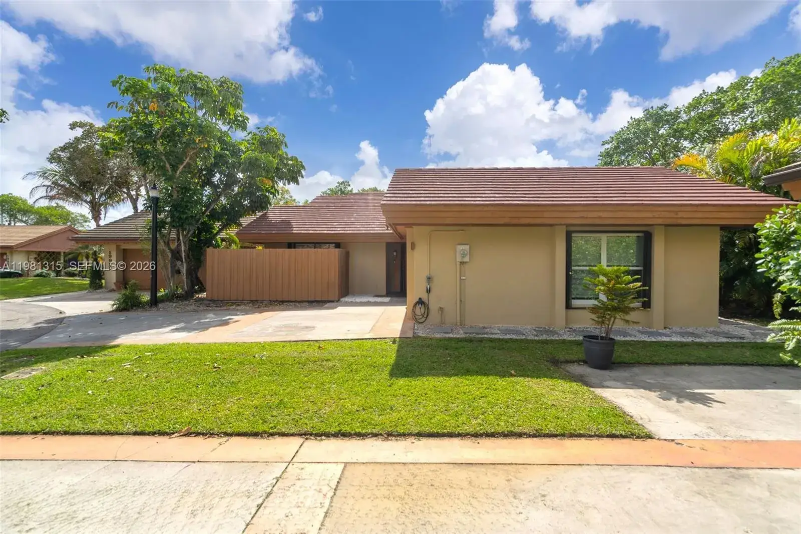 3 bedroom 2 bath Residential for sale at 19951 NE 10th Place Way, Miami FL 33179