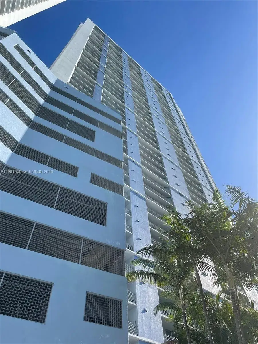 1 bedroom 1 bath Residential for sale at 335 S Biscayne Blvd # 3610, Miami FL 33131