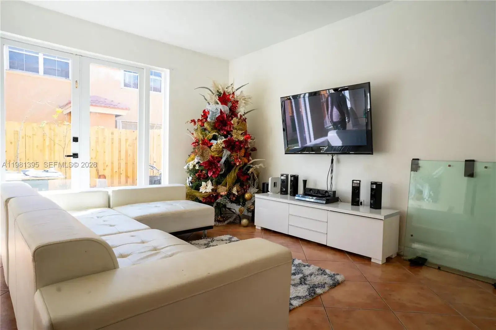 3 bedroom 2 bath Residential for sale at 8520 NW 139th Ter # 1607, Miami Lakes FL 33016