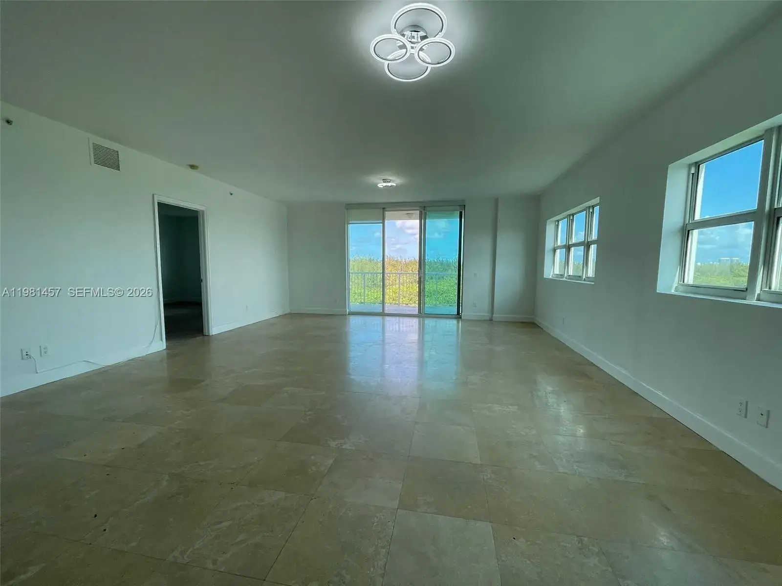 3 bedroom 3 bath Residential for sale at 14951 Royal Oaks Ln # 709, North Miami FL 33181