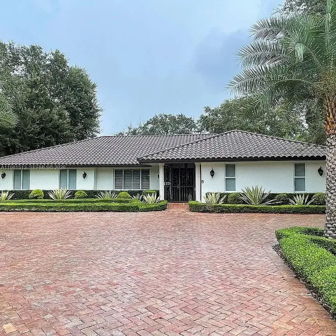 5 bedroom 3 bath Residential Lease for rent at 8801 SW 124th St, Miami FL 33176
