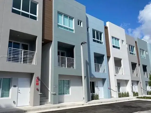 3 bedroom 2 bath Residential for sale at 2555 NE 193rd St # 2108, Miami FL 33180