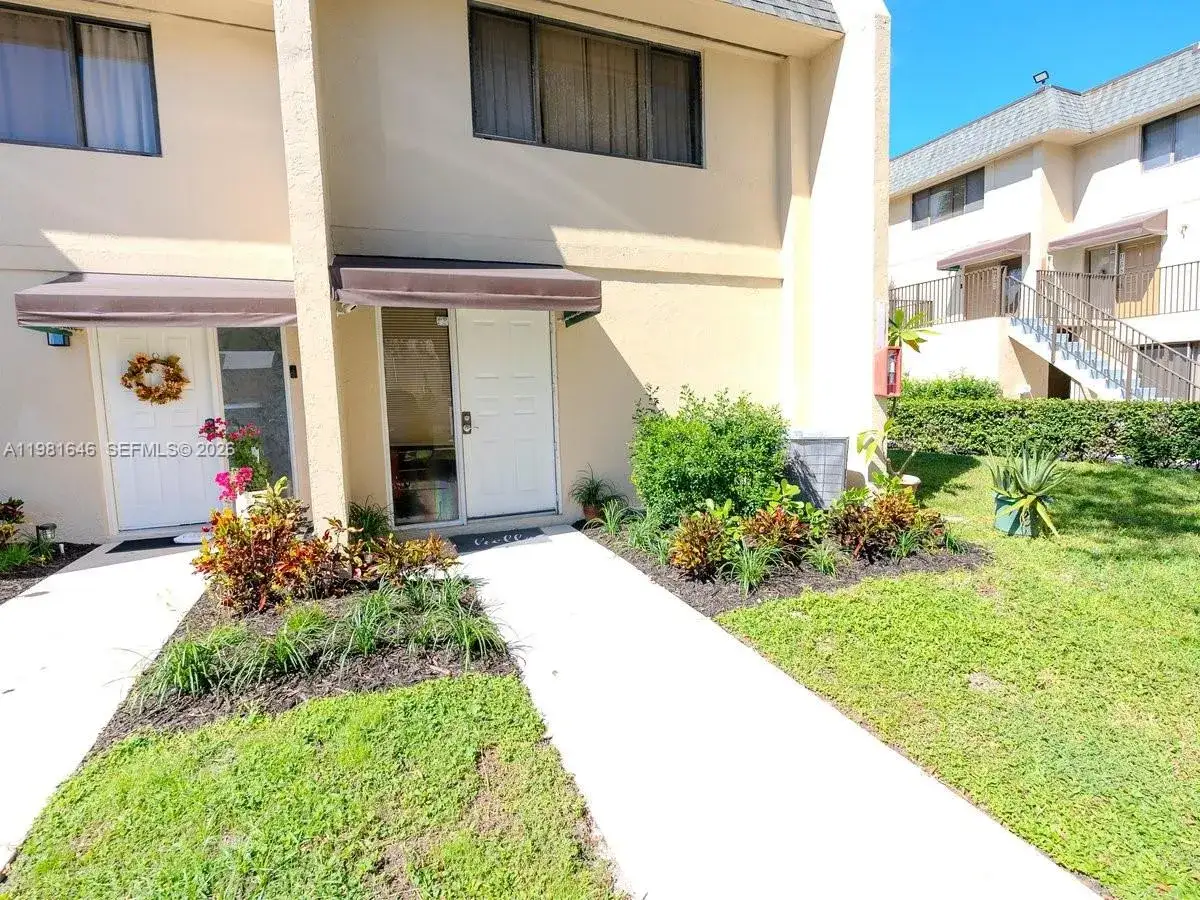 2 bedroom 2 bath Residential for sale at 73 Deer Creek # 105, Deerfield Beach FL 33442