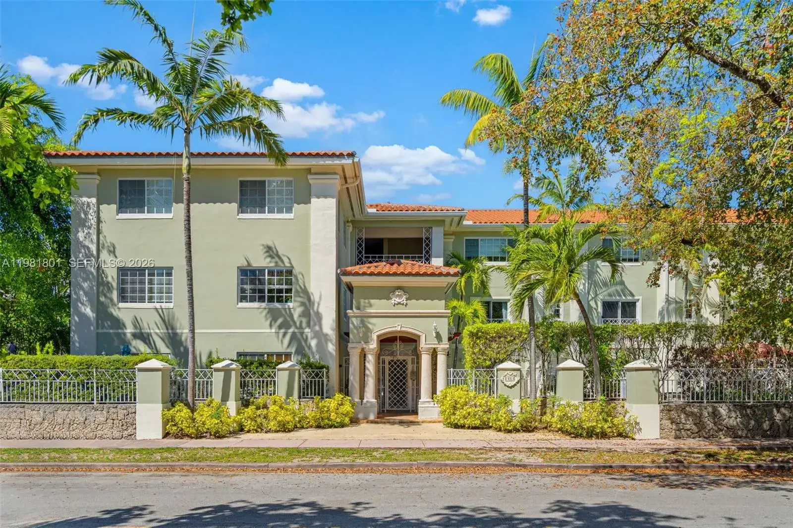 1 bedroom 1 bath Residential Lease for rent at 45 Antilla Ave # 3C, Coral Gables FL 33134