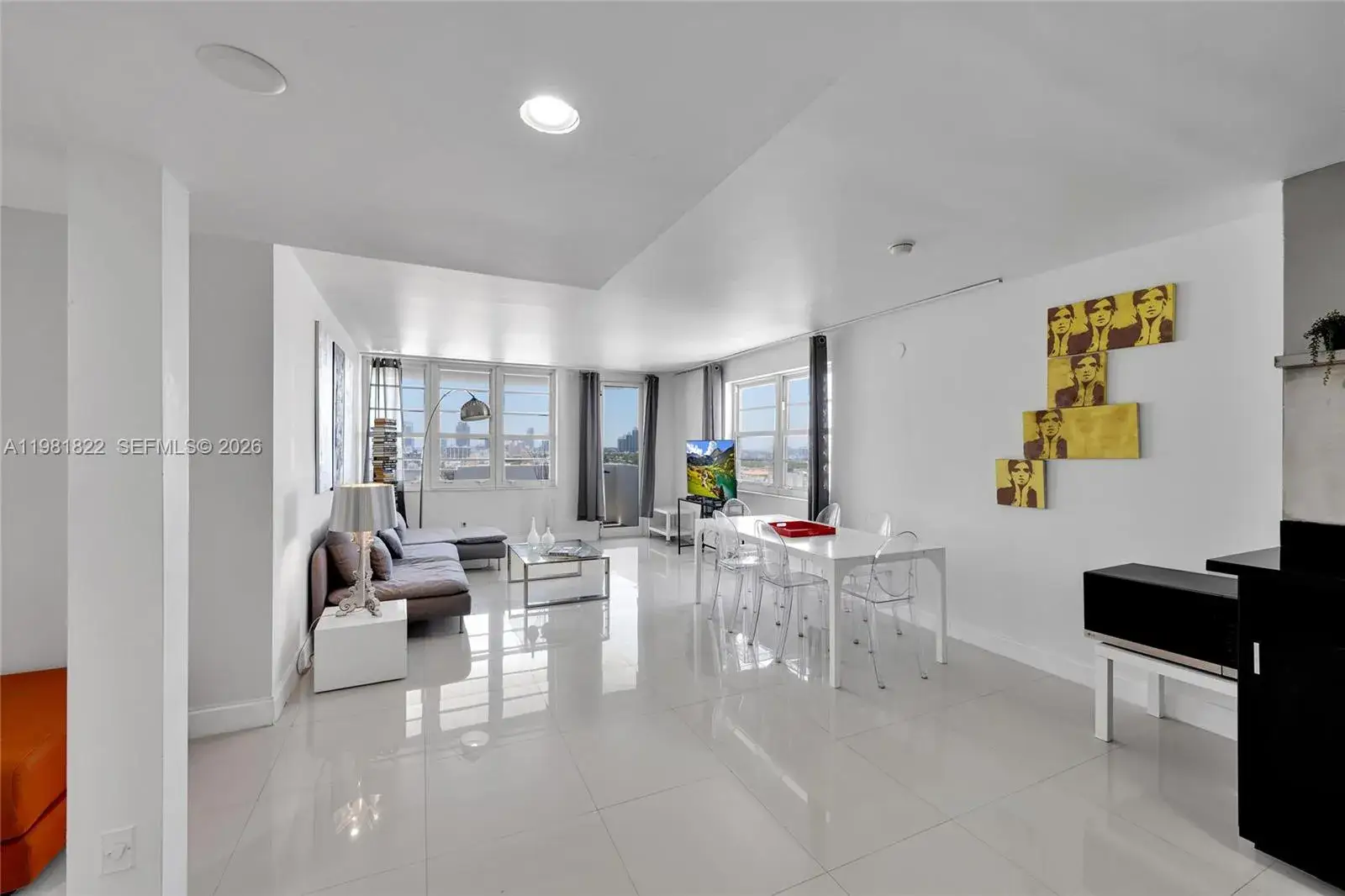 2 bedroom 2 bath Residential for sale at 100 Lincoln Rd # 1511, Miami Beach FL 33139