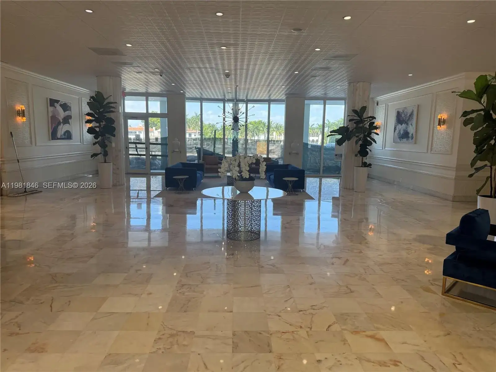1 bedroom 1 bath Residential Lease for rent at 5750 E Collins Ave # 3K, Miami Beach FL 33140
