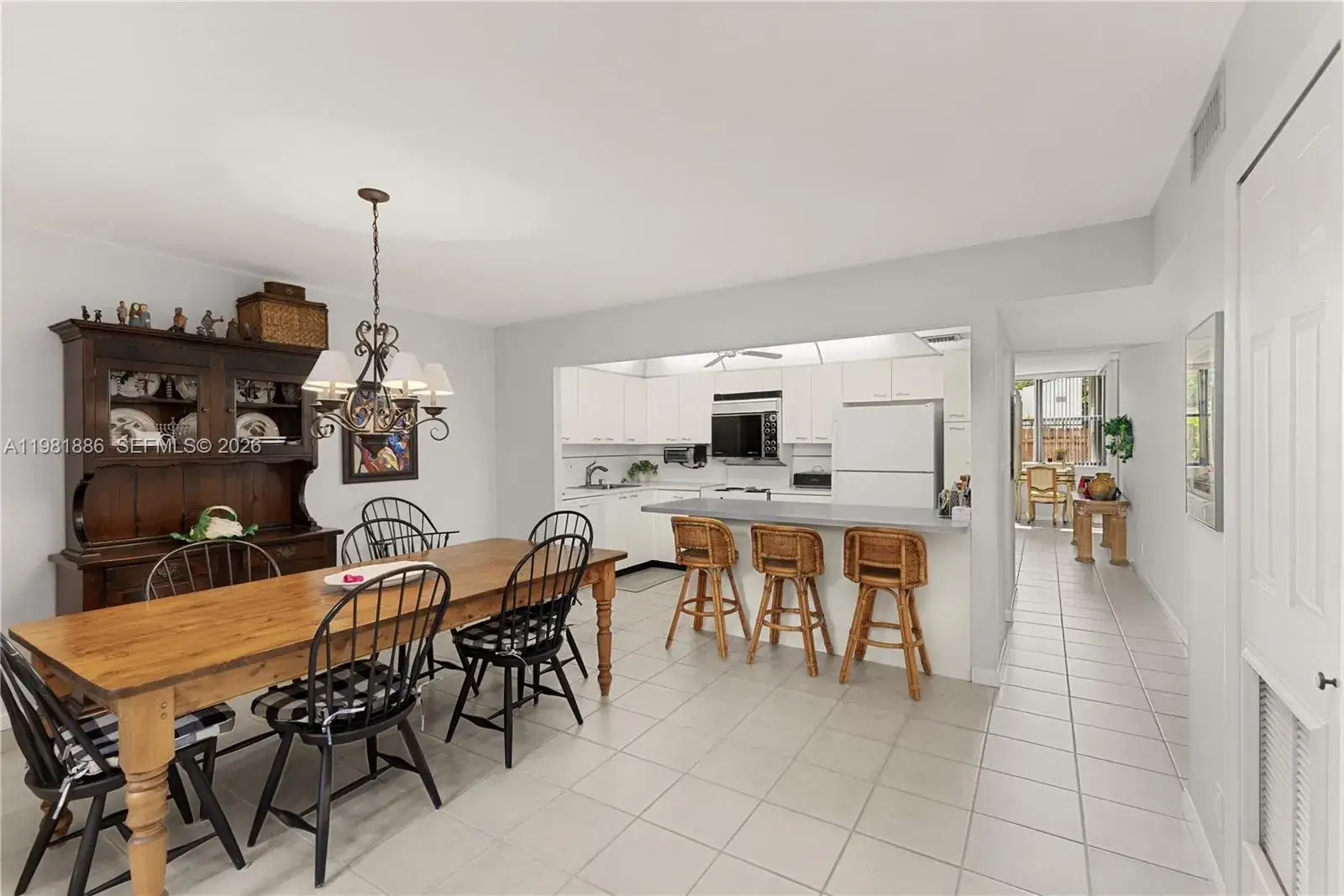 2 bedroom 2 bath Residential for sale at 3440 NE 192nd St # A, Aventura FL 33180