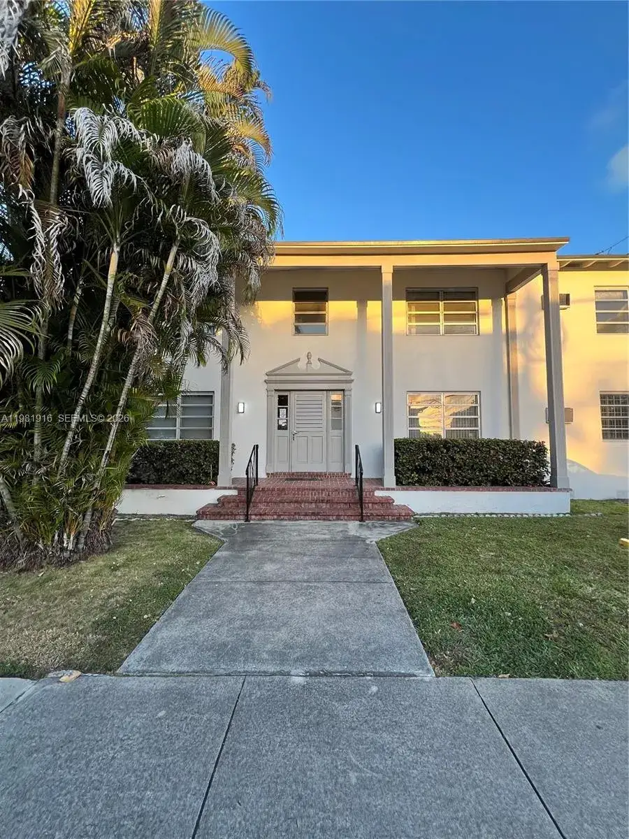 2 bedroom 1 bath Residential Lease for rent at 2390 SW 22nd St # 4, Miami FL 33145