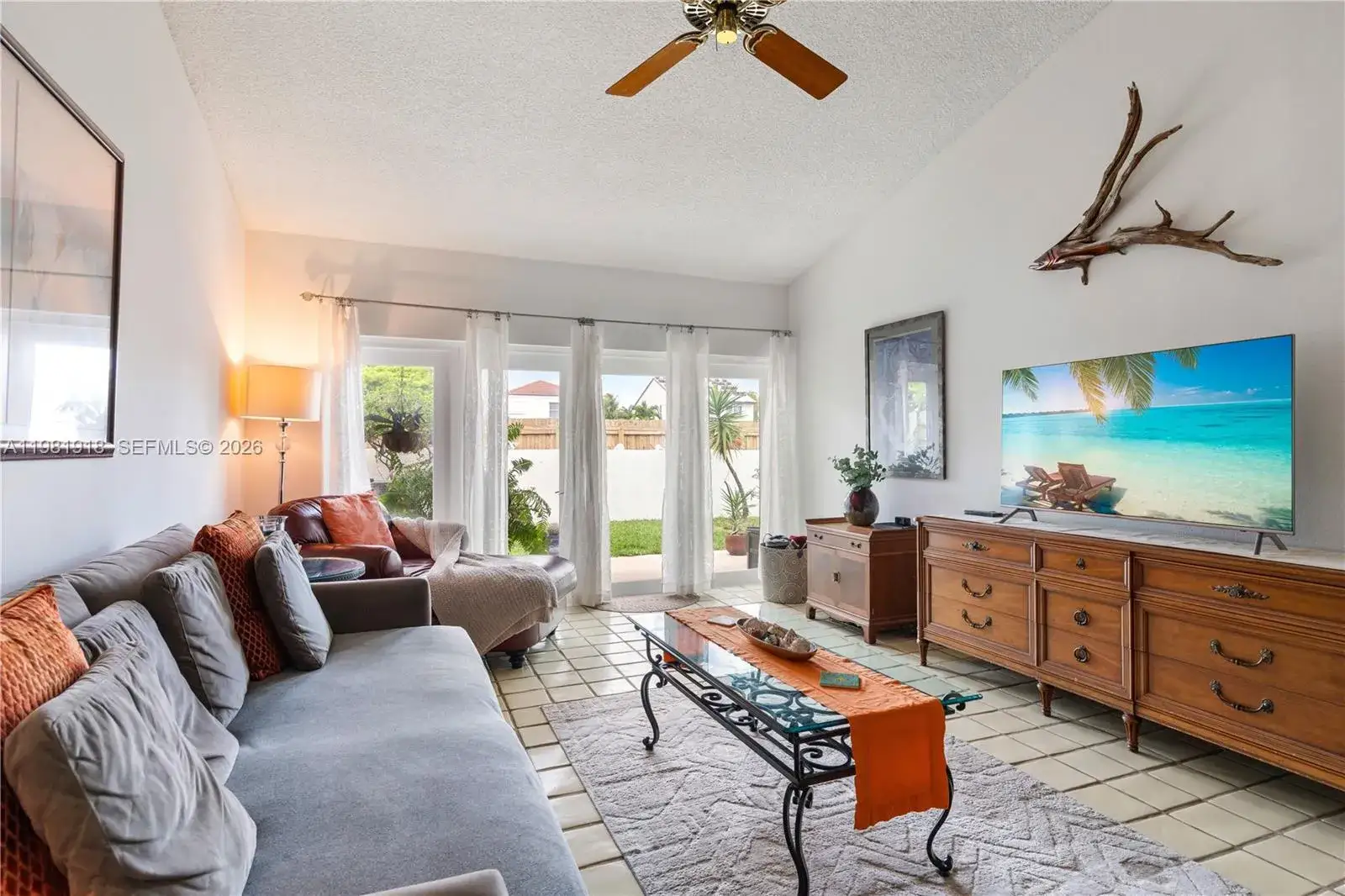 2 bedroom 2 bath Residential for sale at 19994 NE 5th Ct # 3C, Miami FL 33179