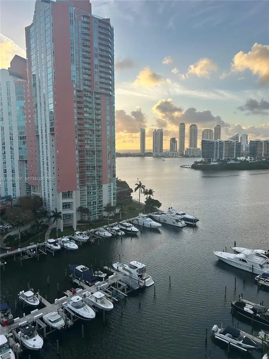 2 bedroom 3 bath Residential for sale at 3340 NE 190th St # 1407, Aventura FL 33180