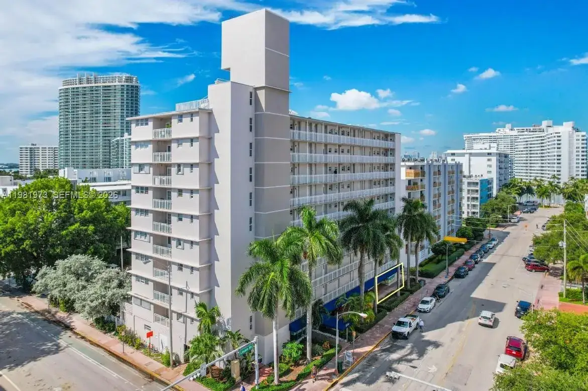 Commercial Sale for sale at 1300 Lincoln Rd # 1B, Miami Beach FL 33139