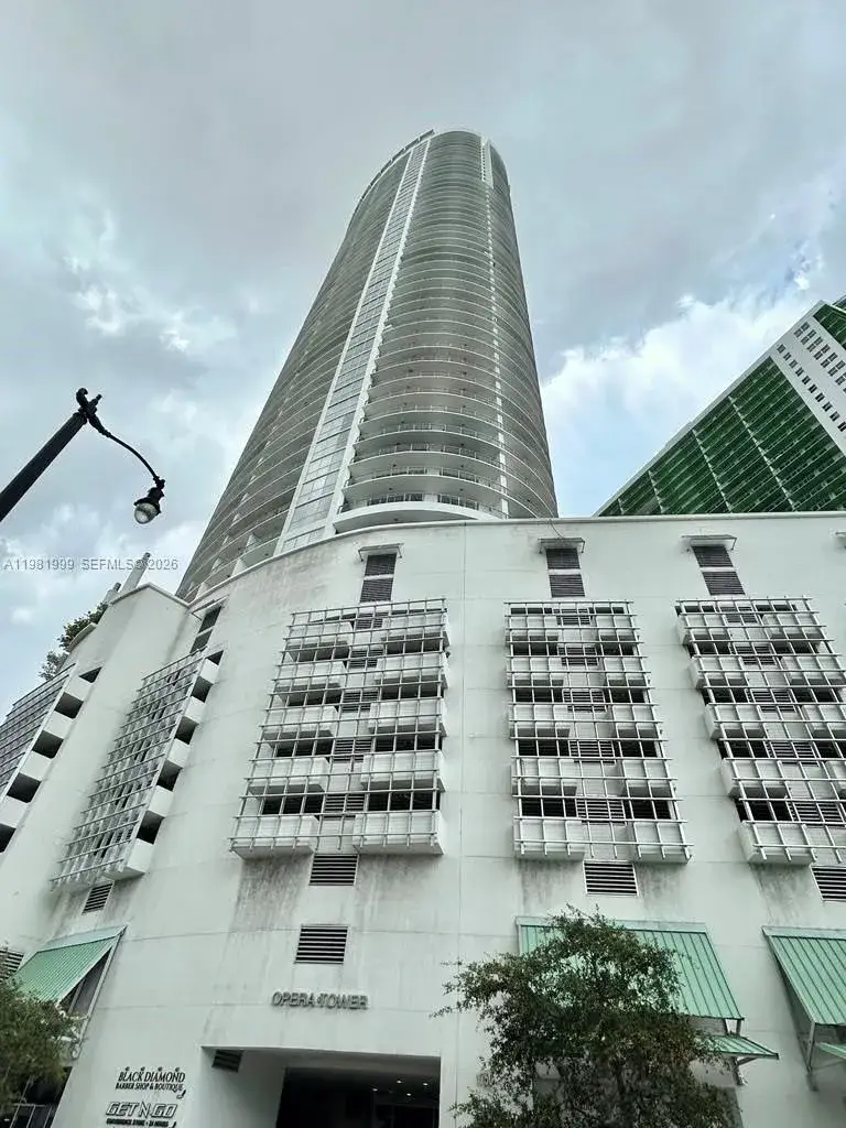 1 bath Residential Lease for rent at 1750 N Bayshore Dr # 5307, Miami FL 33132