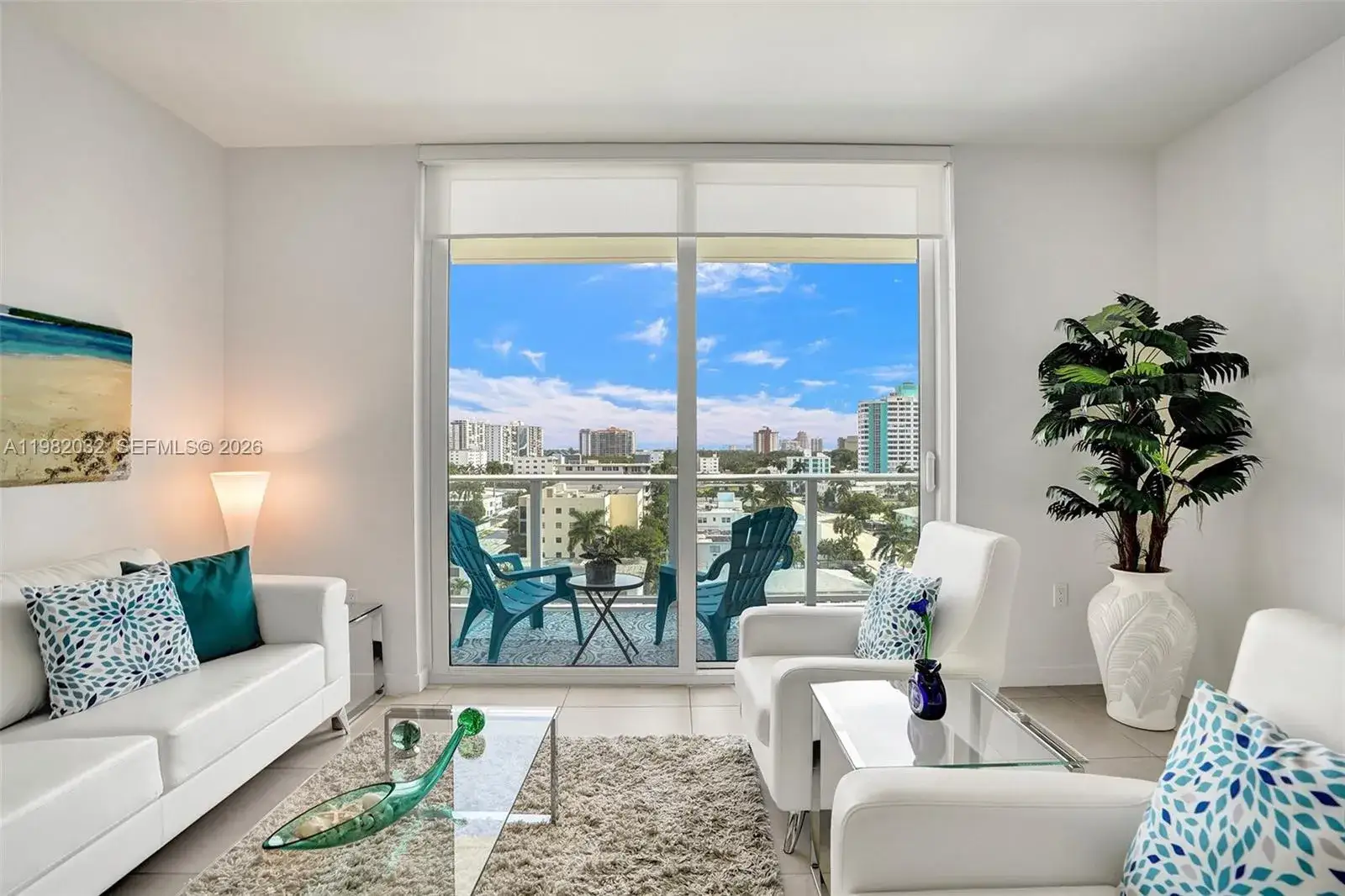1 bedroom 1 bath Residential Lease for rent at 401 N Birch Rd # 813, Fort Lauderdale FL 33304