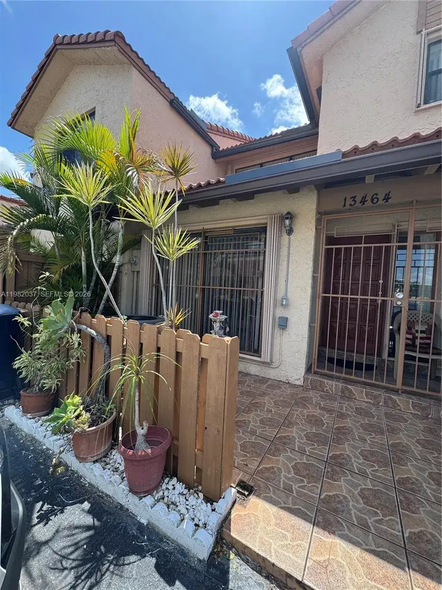 3 bedroom 3 bath Residential for sale at 13464 SW 11th Ter, Miami FL 33184