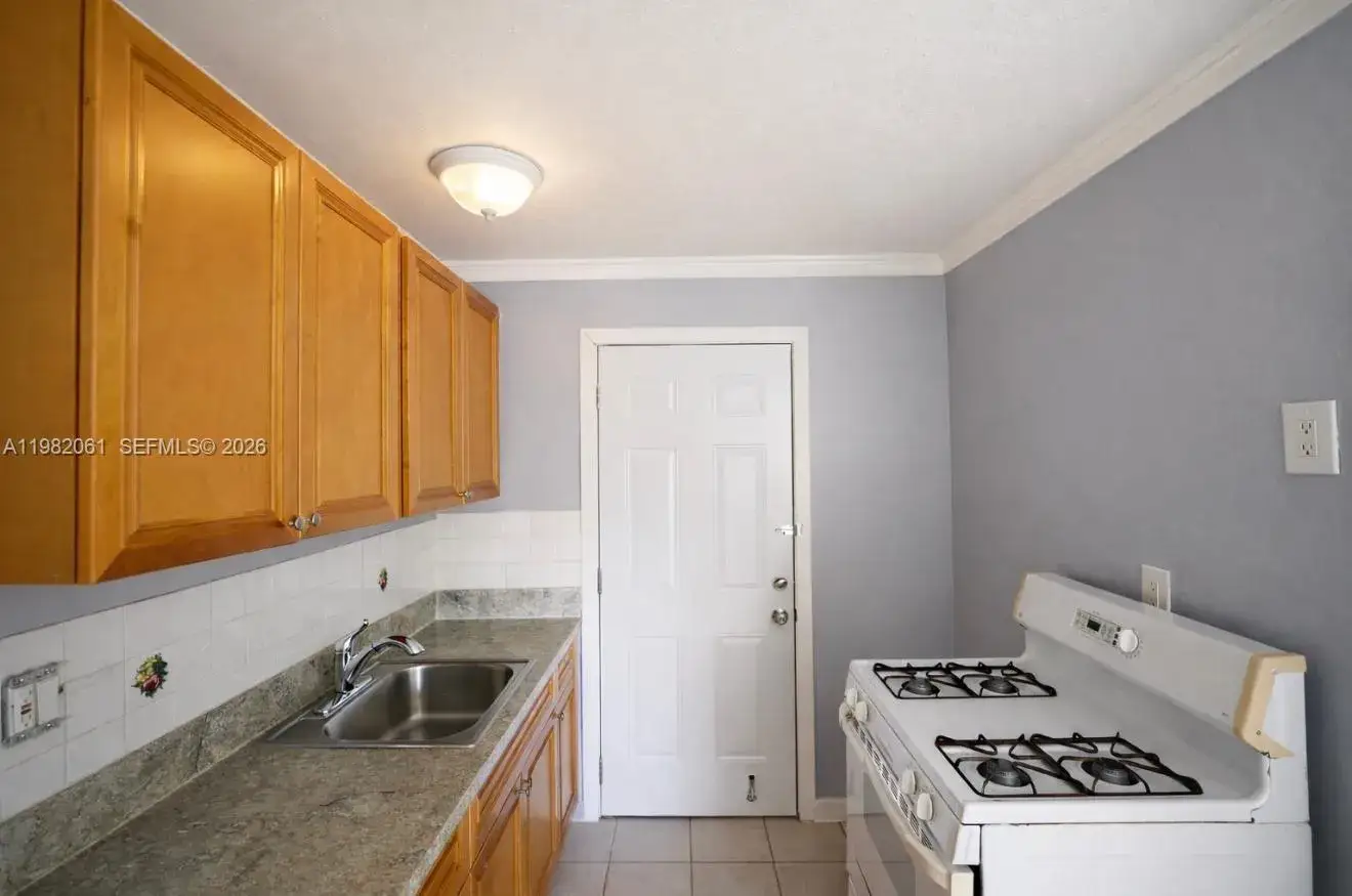1 bedroom 1 bath Residential Lease for rent at 6337 W Flagler St # 18, Miami FL 33144