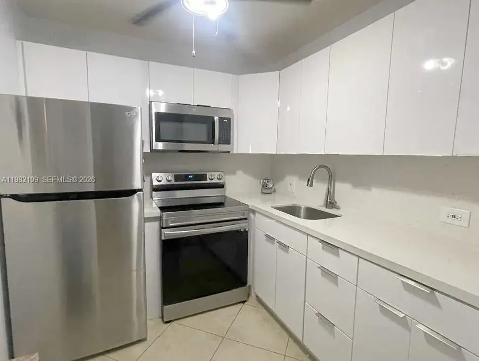 1 bedroom 1 bath Residential Lease for rent at 49 Brighton B # 49, Boca Raton FL 33434