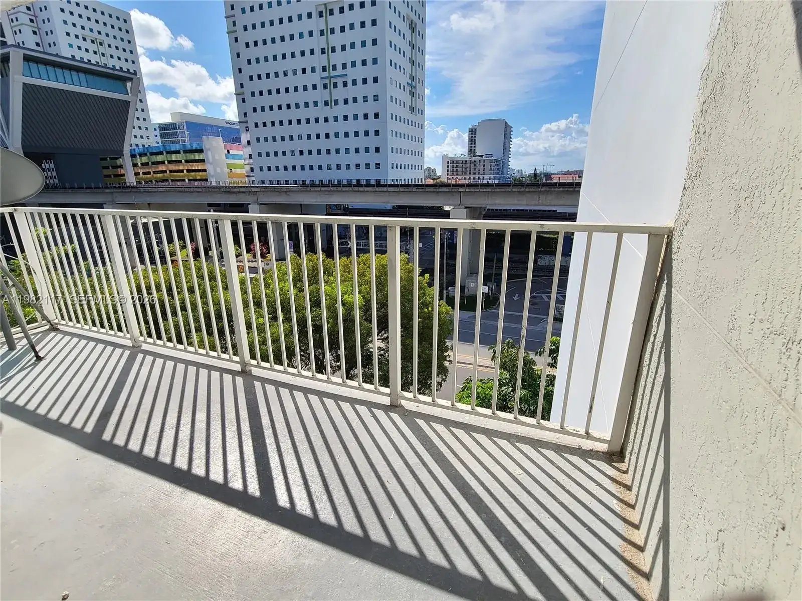 1 bedroom 1 bath Residential Lease for rent at 850 N Miami Ave # 605, Miami FL 33136