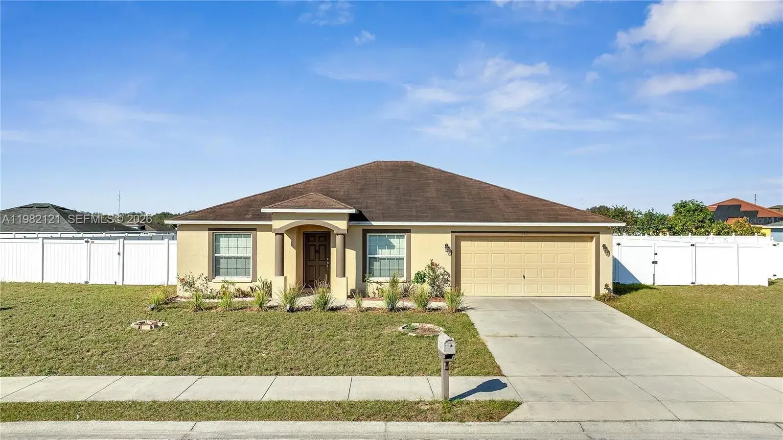 4 bedroom 2 bath Residential for sale at 1317 Conch Key Ln, Davenport FL 33837