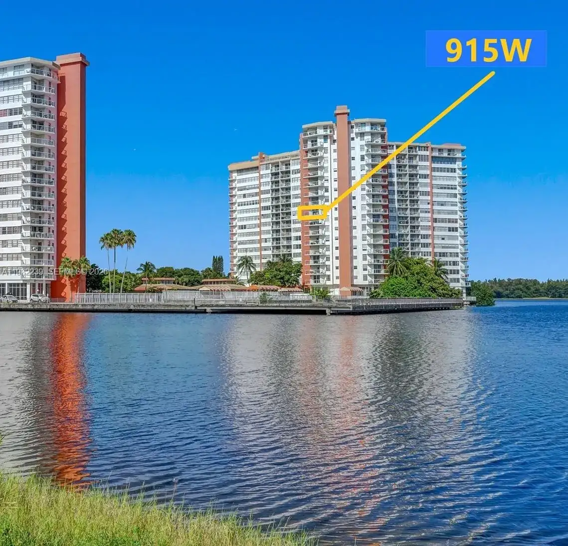 2 bedroom 2 bath Residential for sale at 1301 NE Miami Gardens Dr # 915W, Miami FL 33179
