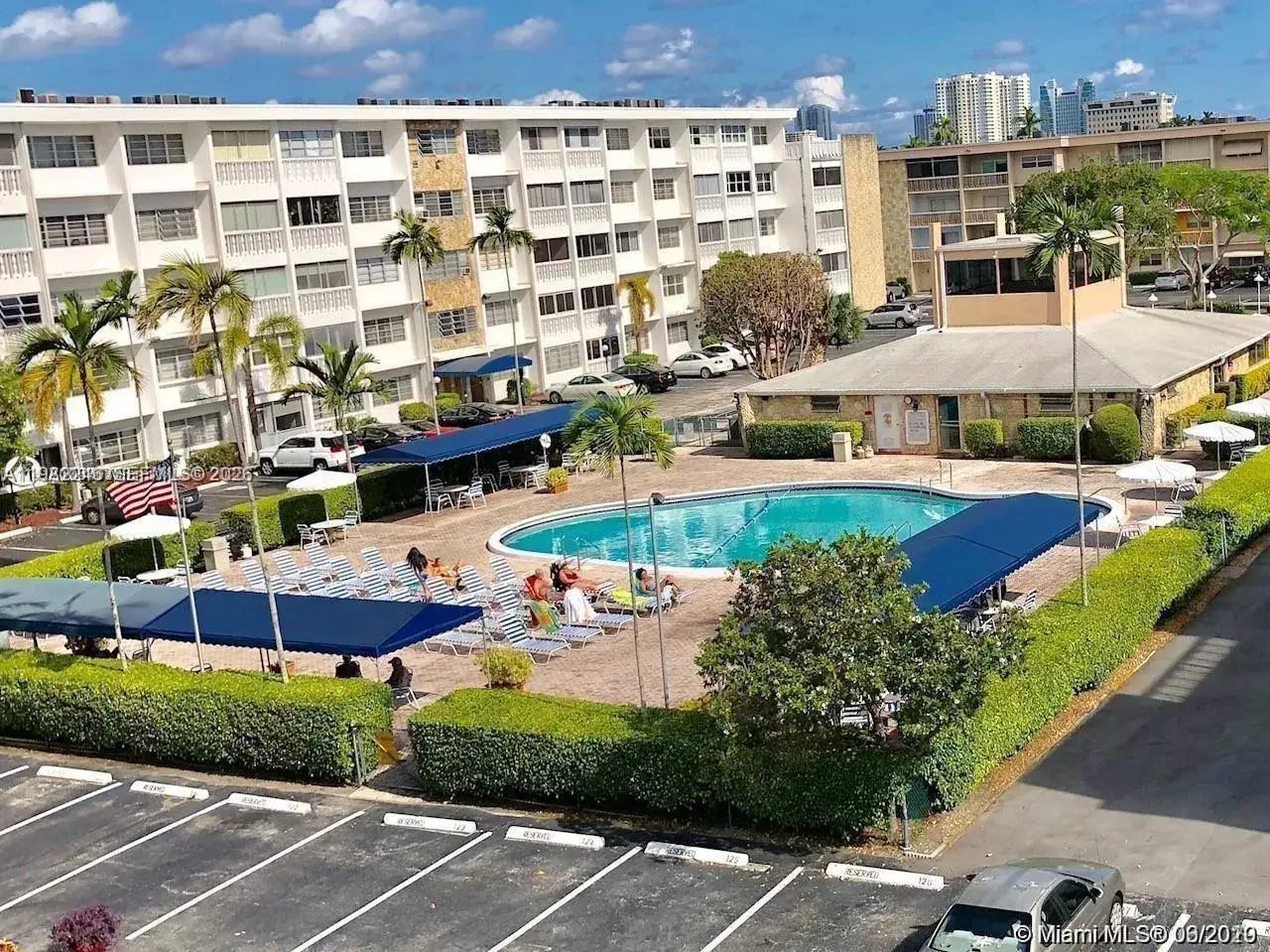 1 bedroom 1 bath Residential for sale at 215 SE 3rd Ave # 101A, Hallandale Beach FL 33009