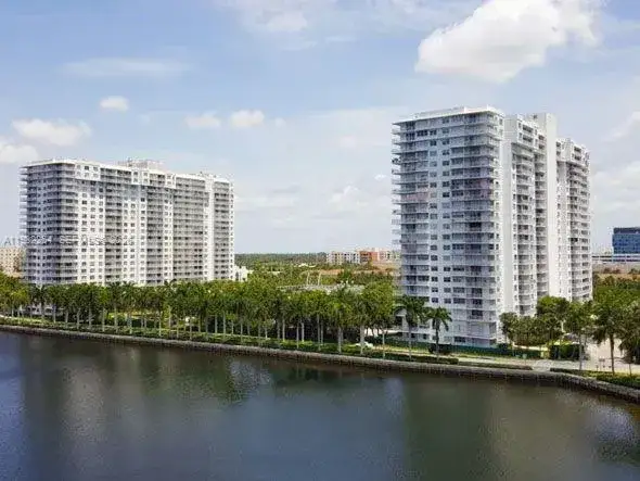 2 bedroom 2 bath Residential Lease for rent at 2851 NE 183rd St # 212E, Aventura FL 33160