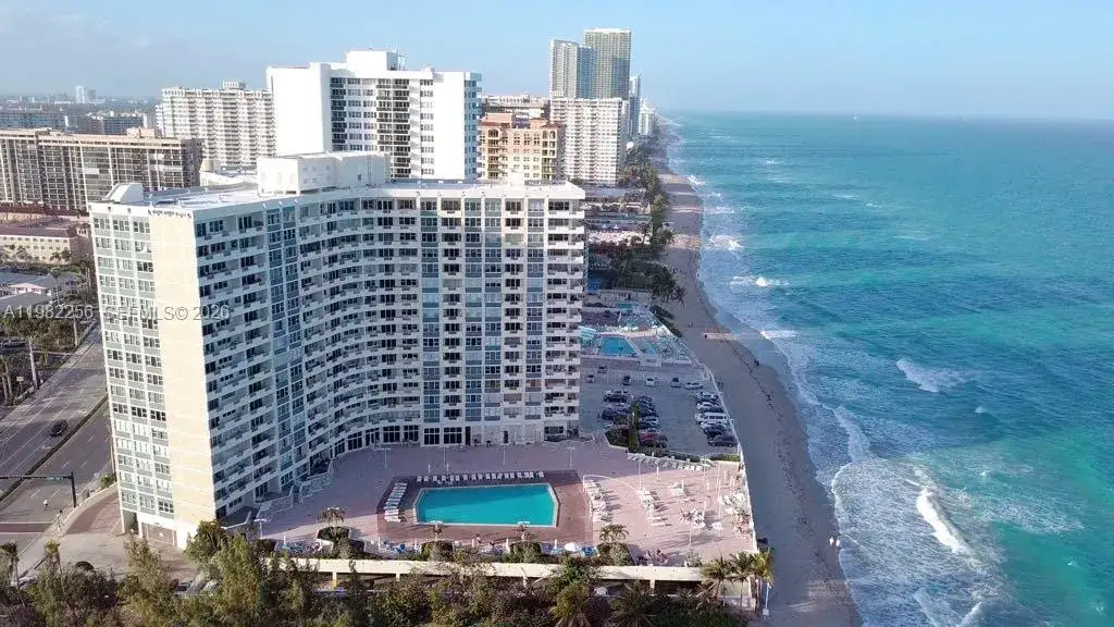 1 bedroom 1 bath Residential for sale at 3180 S Ocean Dr # 721, Hallandale Beach FL 33009