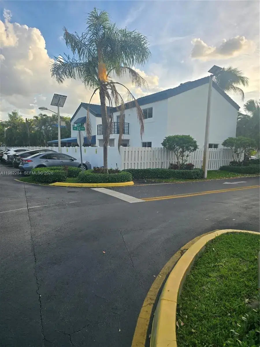 4 bedroom 3 bath Residential for sale at 252 NE 212th Ter, Miami FL 33179