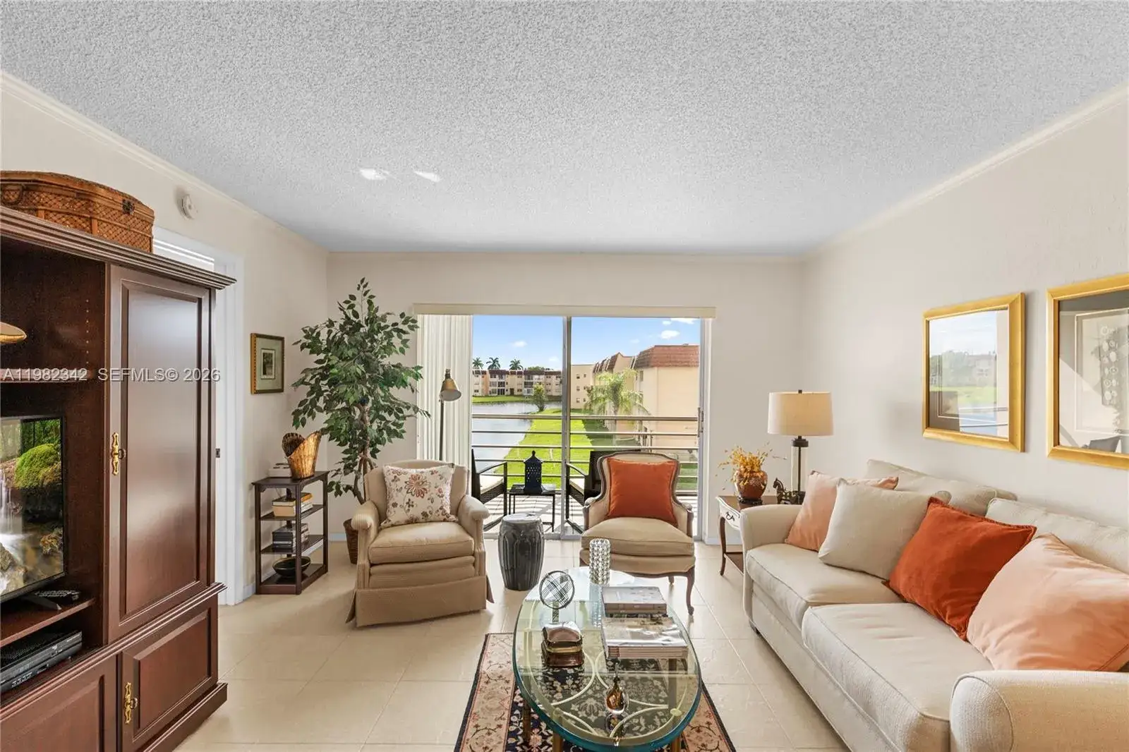 2 bedroom 2 bath Residential for sale at 8950 Sunrise Lakes Blvd # 309, Sunrise FL 33322