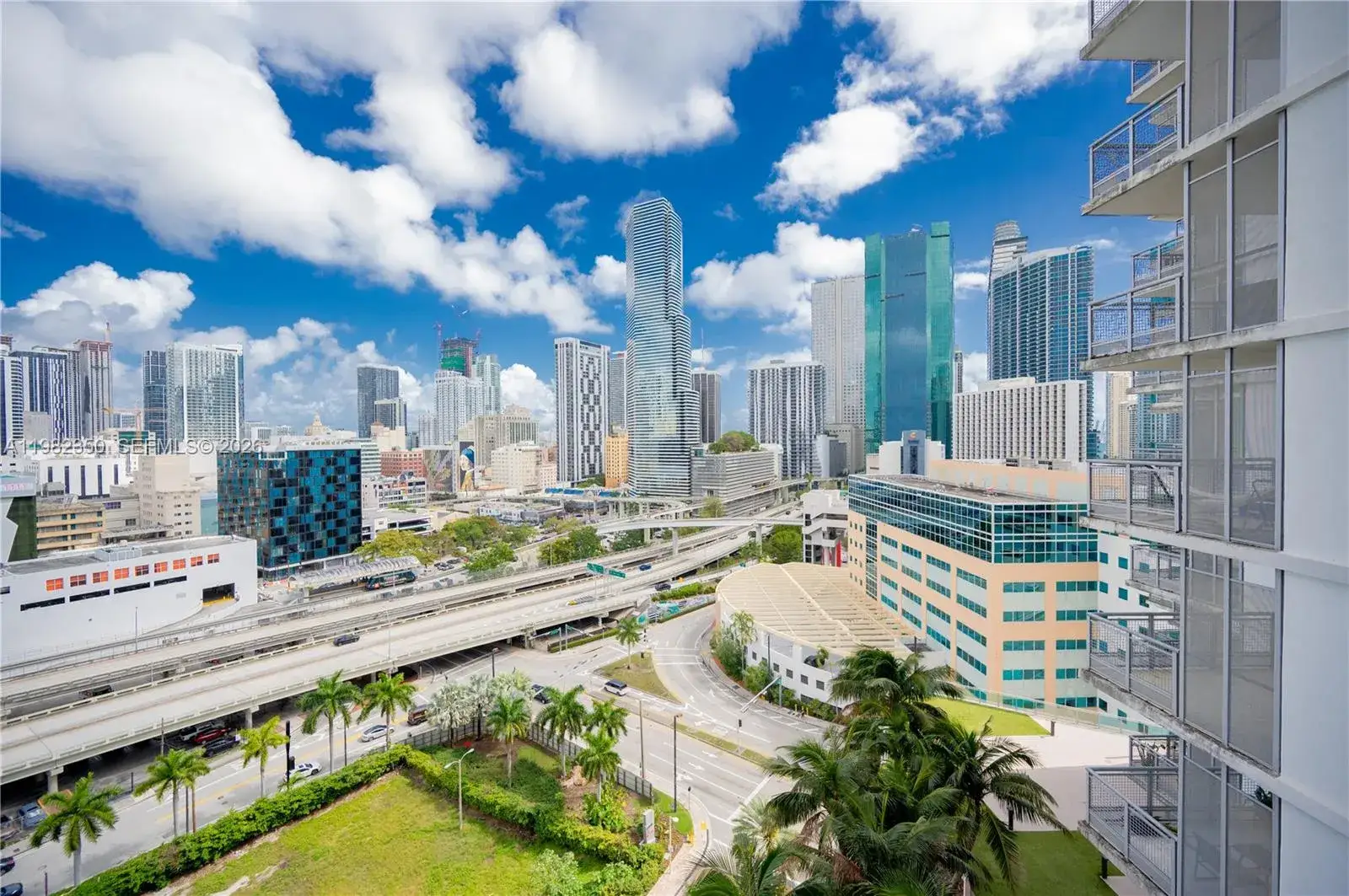1 bedroom 1 bath Residential for sale at 350 S MIAMI # 1709, Miami FL 33130