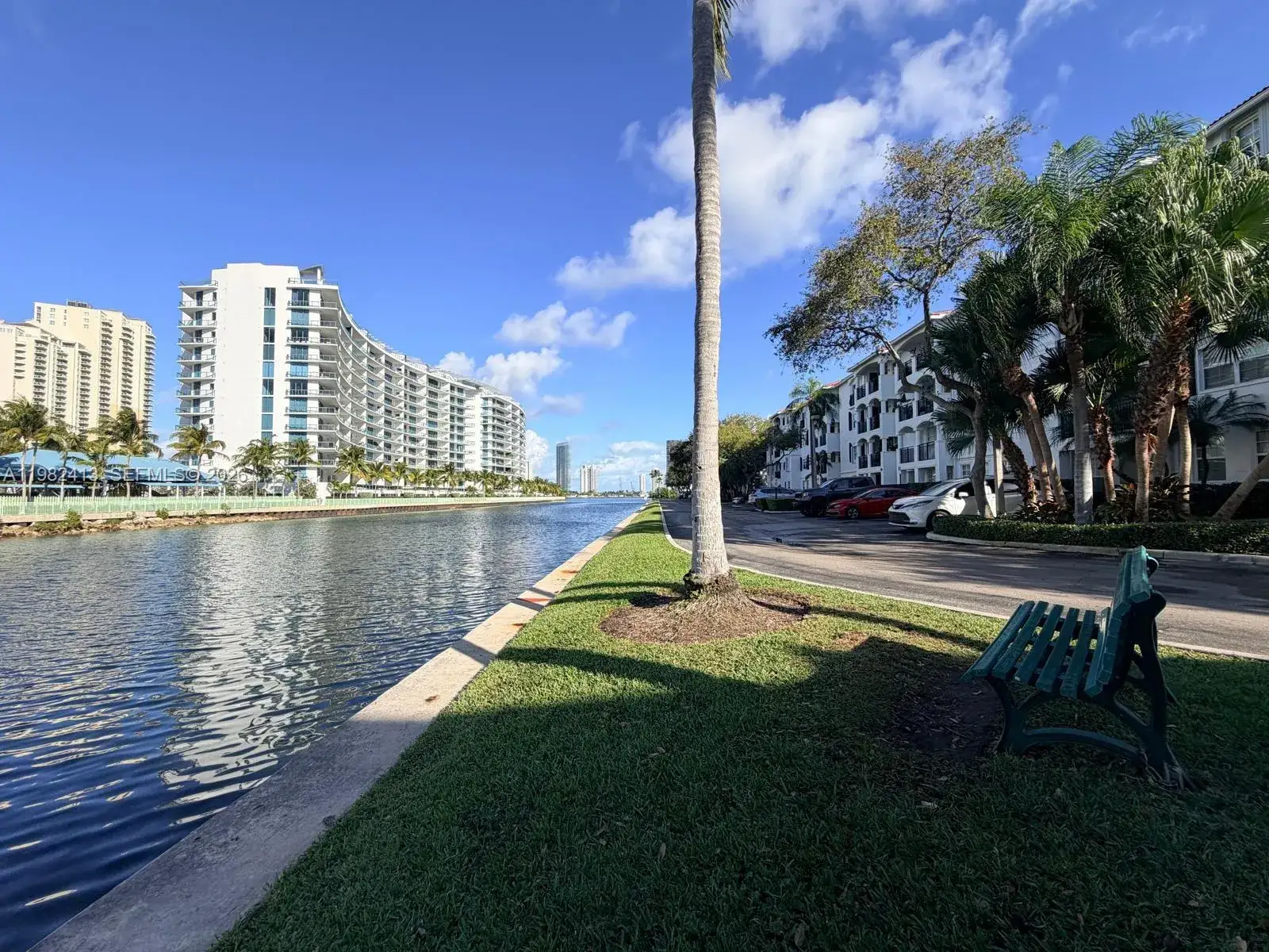 1 bedroom 1 bath Residential for sale at 3165 NE 184th St # 6102, Aventura FL 33160