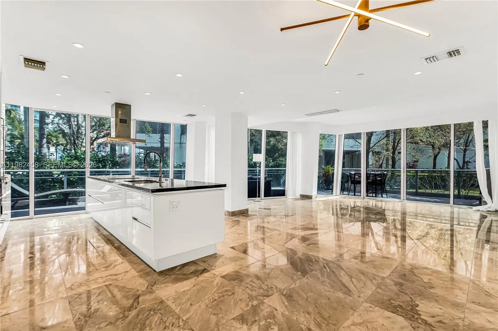 4 bedroom 4 bath Residential for sale at 2950 NE 188th St # 150, Aventura FL 33180