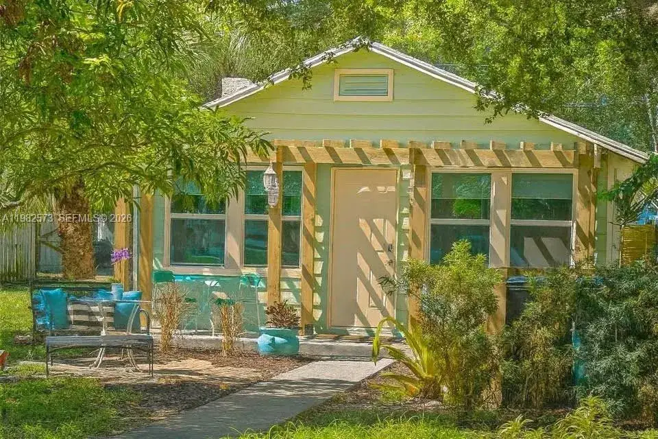 3 bedroom 1 bath Residential for sale at 213 N E St, Lake Worth FL 33460