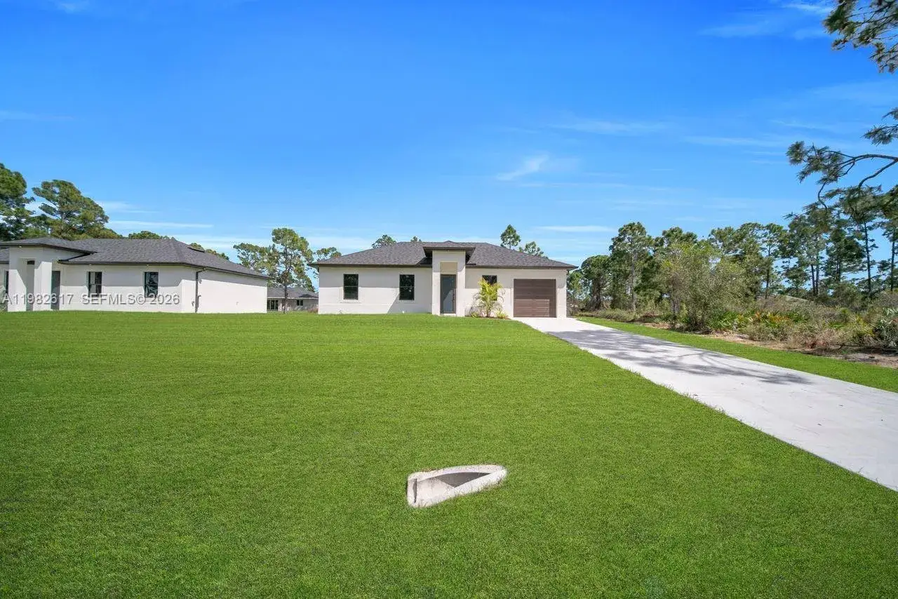 3 bedroom 3 bath Residential for sale at 637 Summit Ave S, Lehigh Acres FL 33974