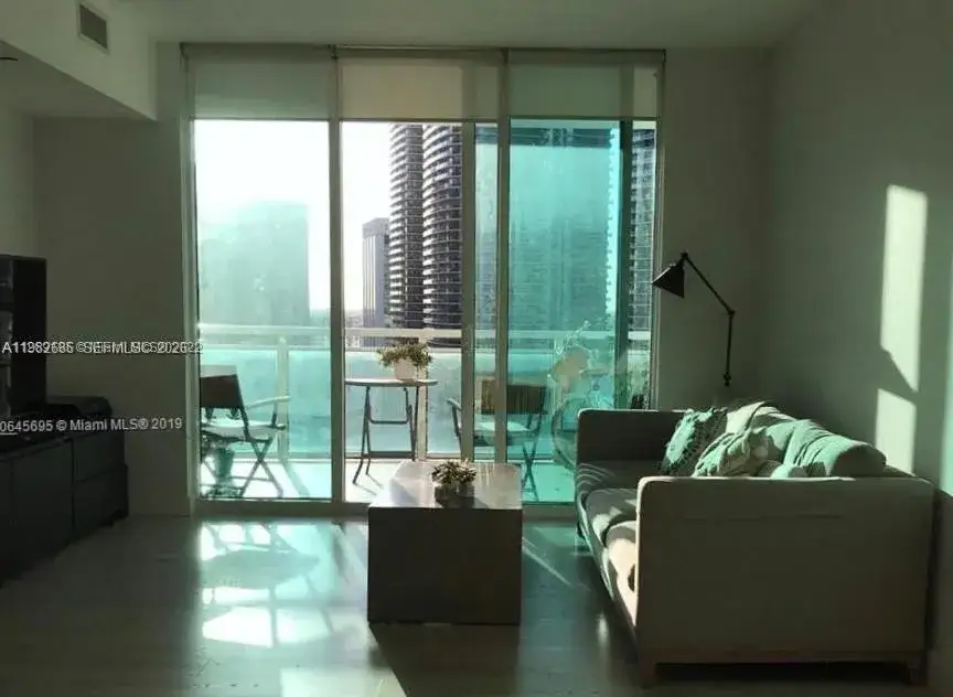 1 bedroom 1 bath Residential for sale at 950 Brickell Bay Dr # 2001, Miami FL 33131