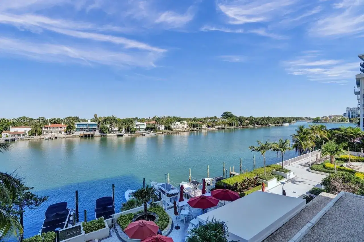 2 bedroom 2 bath Residential Lease for rent at 5600 Collins Ave # 5R, Miami Beach FL 33140