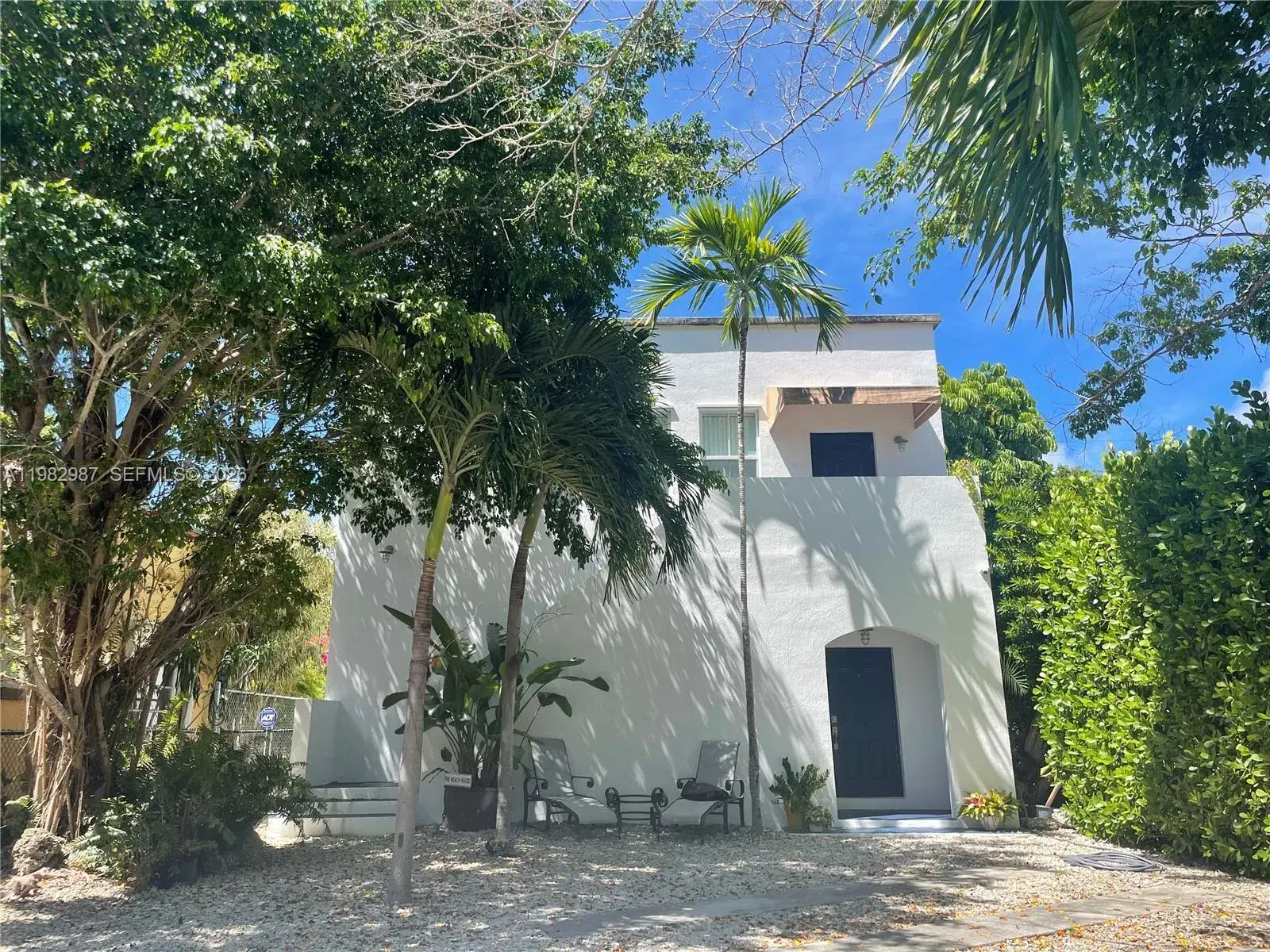 2 bedroom 1 bath Residential Lease for rent at 3421 SW 25th St # 01, Miami FL 33133