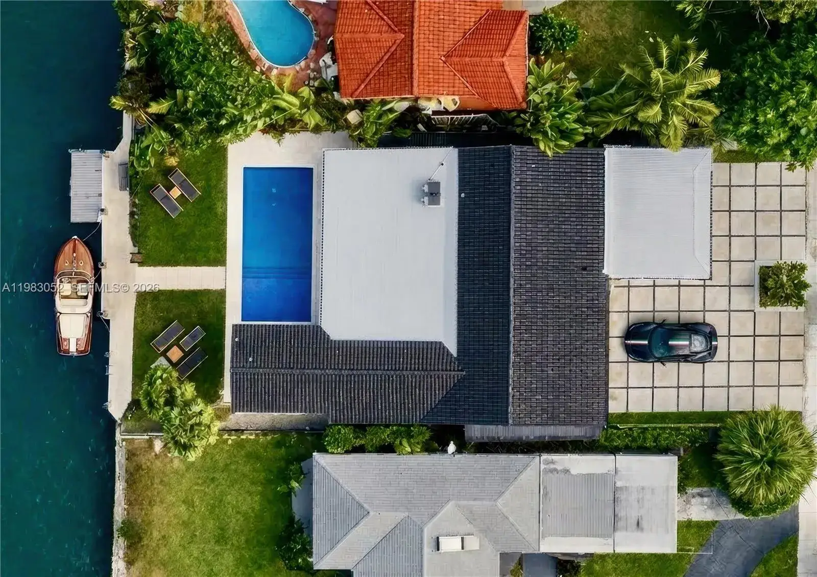 4 bedroom 4 bath Residential for sale at 1560 Cleveland Rd, Miami Beach FL 33141