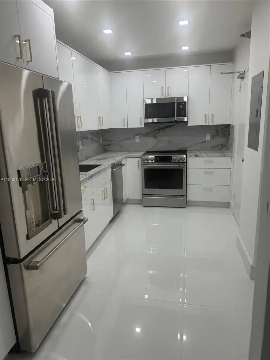 1 bedroom 1 bath Residential Lease for rent at 10185 Collins Ave # 606, Bal Harbour FL 33154