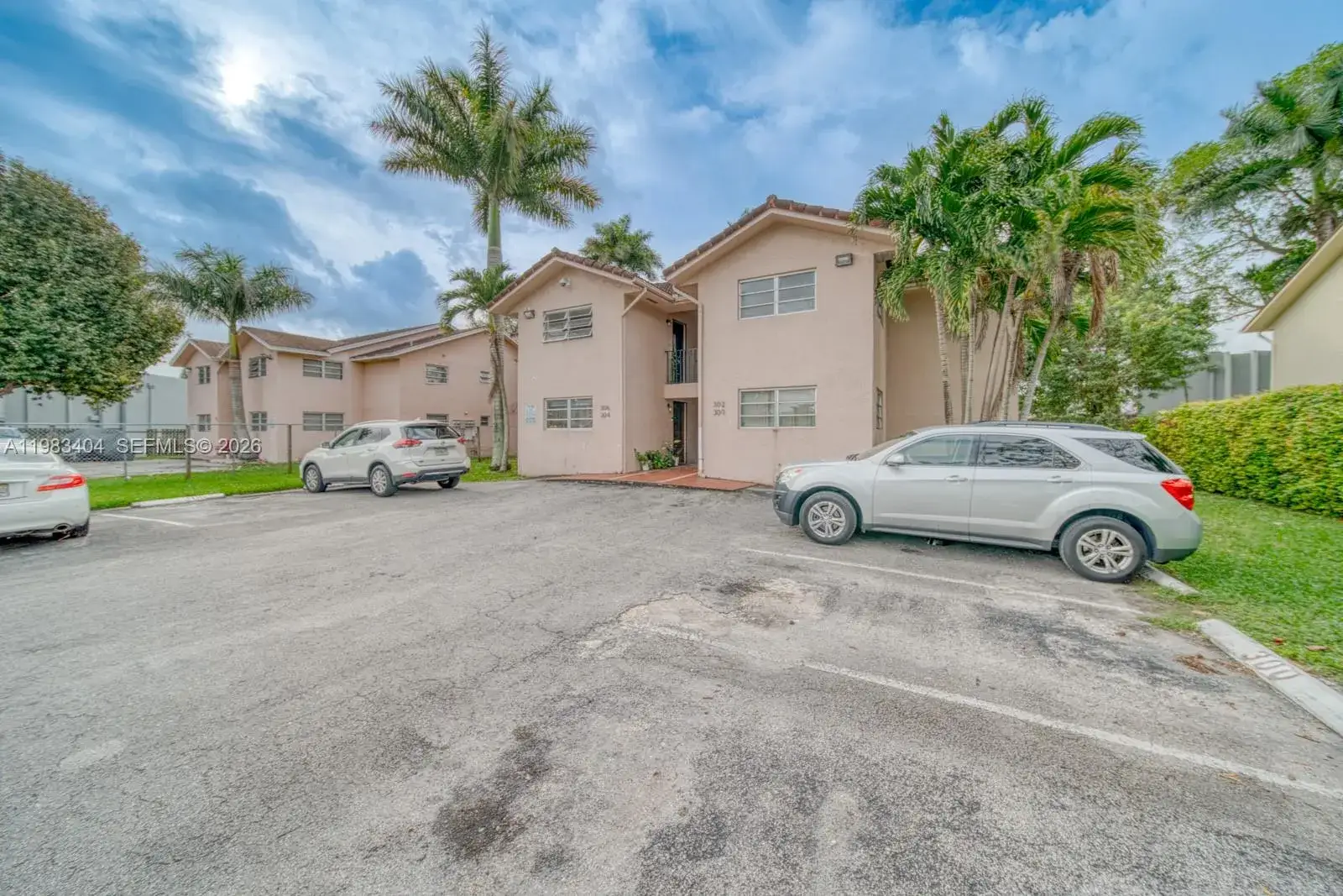 2 bedroom 2 bath Residential Lease for rent at 300 NE 143rd St # 306, Miami FL 33161