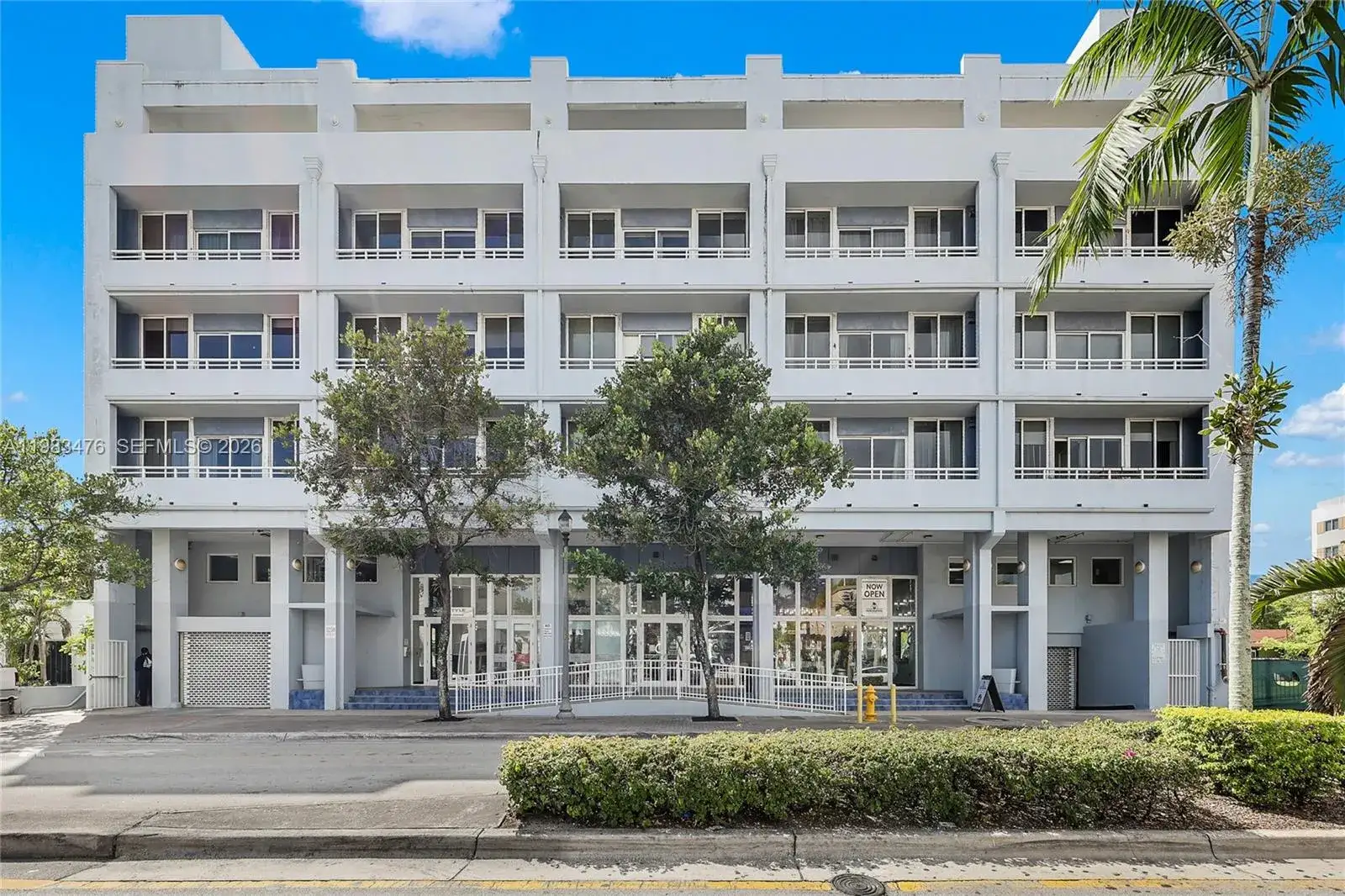 1 bedroom 2 bath Residential for sale at 3250 Grand Ave # 303, Miami FL 33133