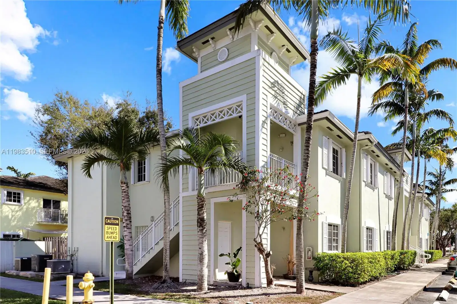 3 bedroom 2 bath Residential for sale at 373 NE 26th Pl # 201, Homestead FL 33033