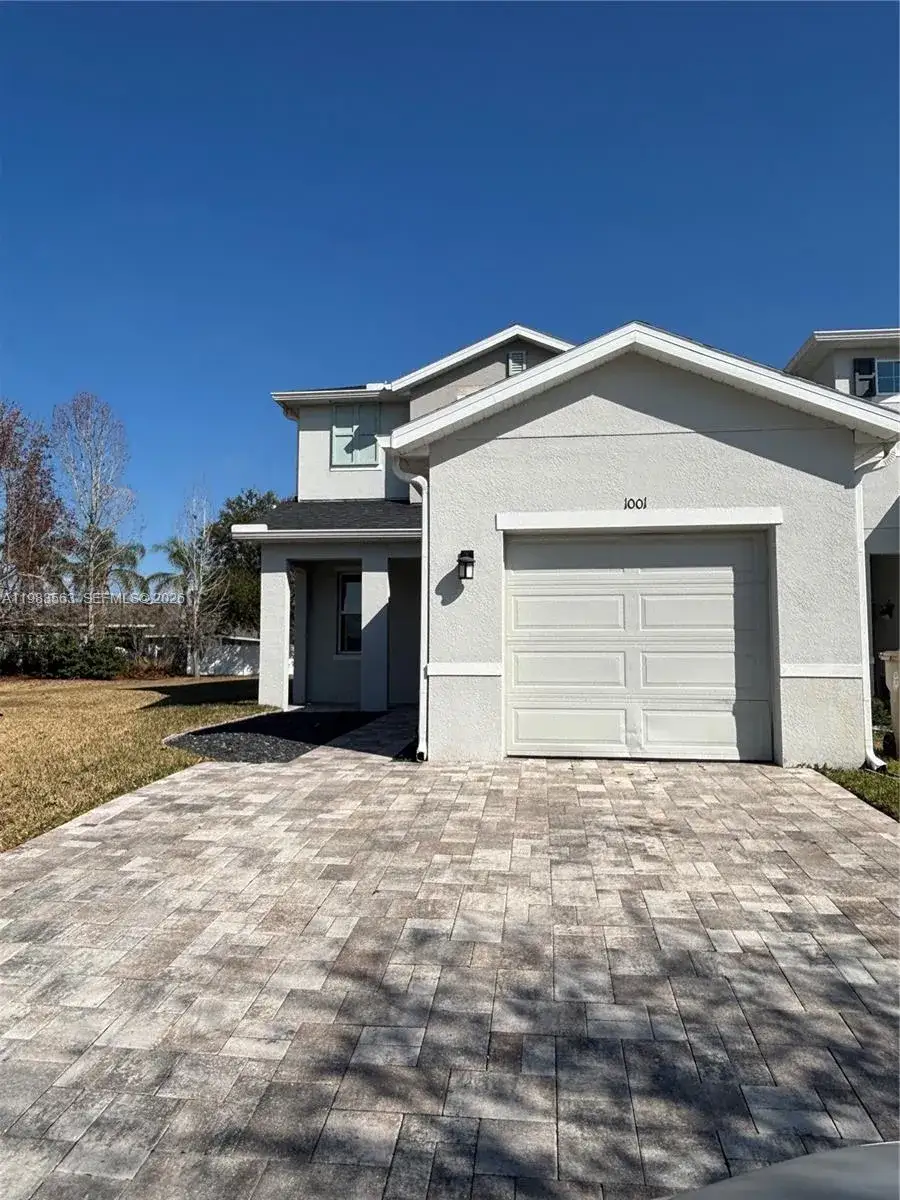 4 bedroom 3 bath Residential for sale at 1001 LA MIRADA, Kissimmee FL 34744