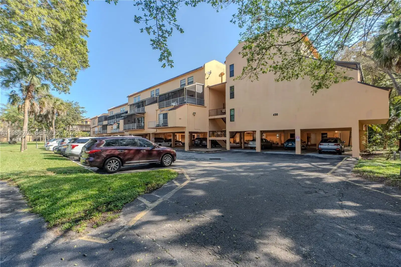2 bedroom 2 bath Residential for sale at 430 Commodore Dr # 314, Plantation FL 33325