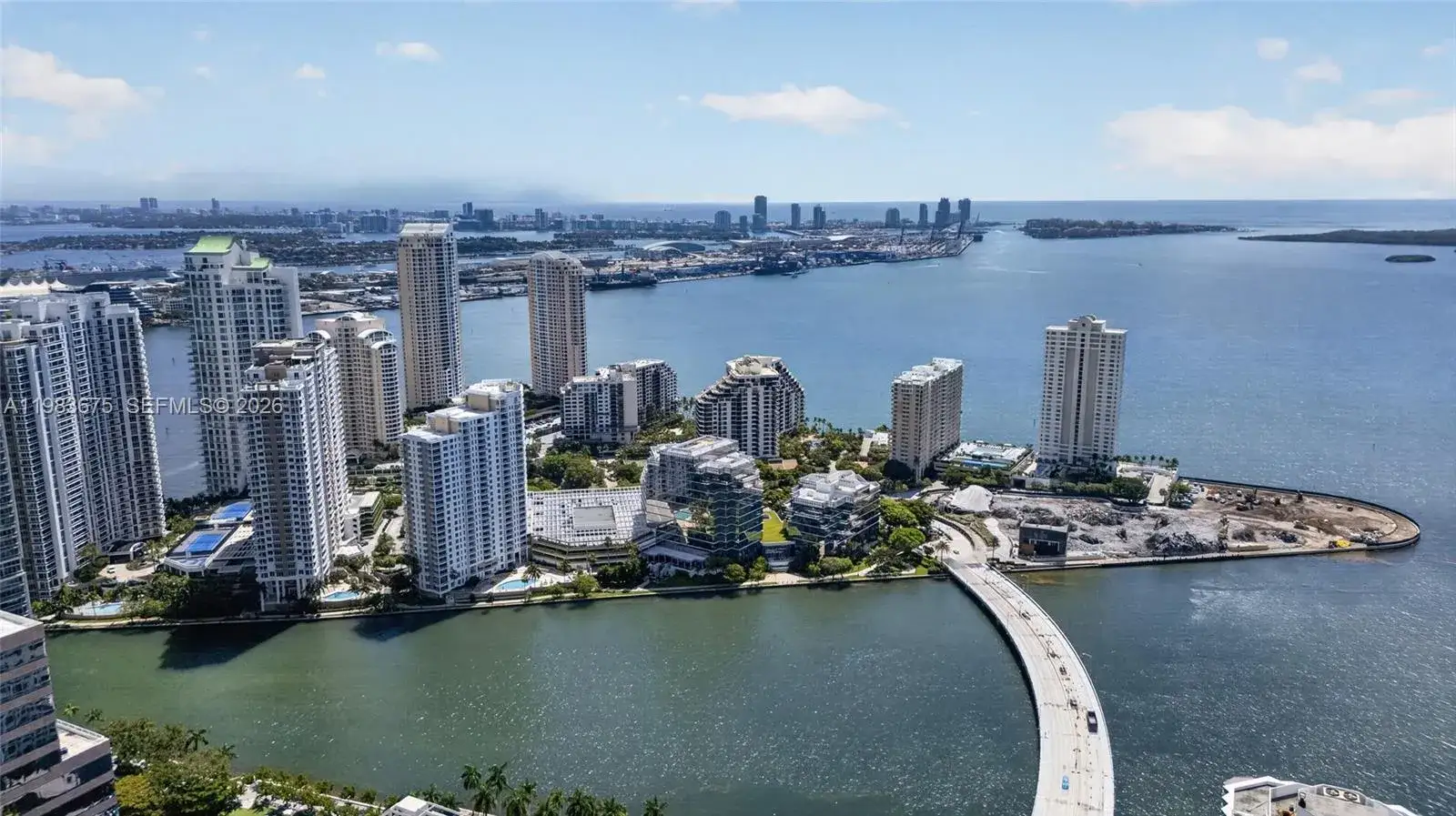 1 bedroom 1 bath Residential for sale at 950 Brickell Bay Dr # 4100, Miami FL 33131