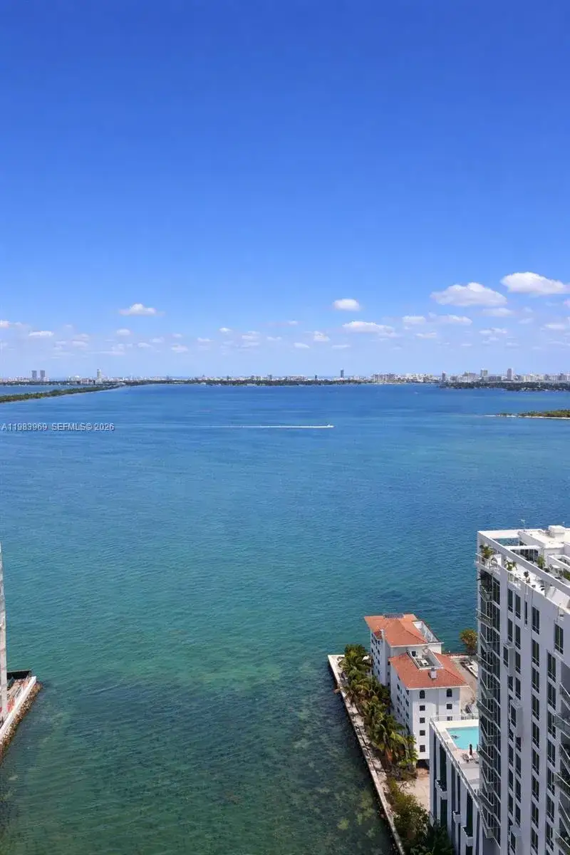 2 bedroom 2 bath Residential Lease for rent at 460 NE 28th St # 2807, Miami FL 33137