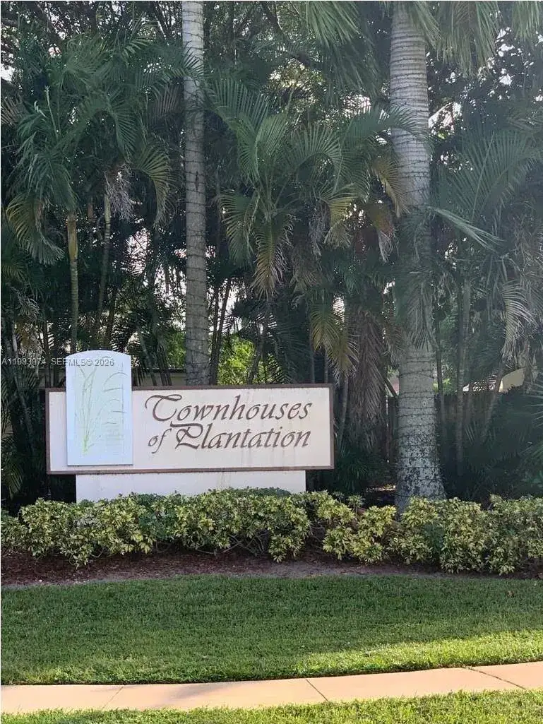 1 bedroom 1 bath Residential for sale at 4751 NW 9th Dr # 4751, Plantation FL 33317