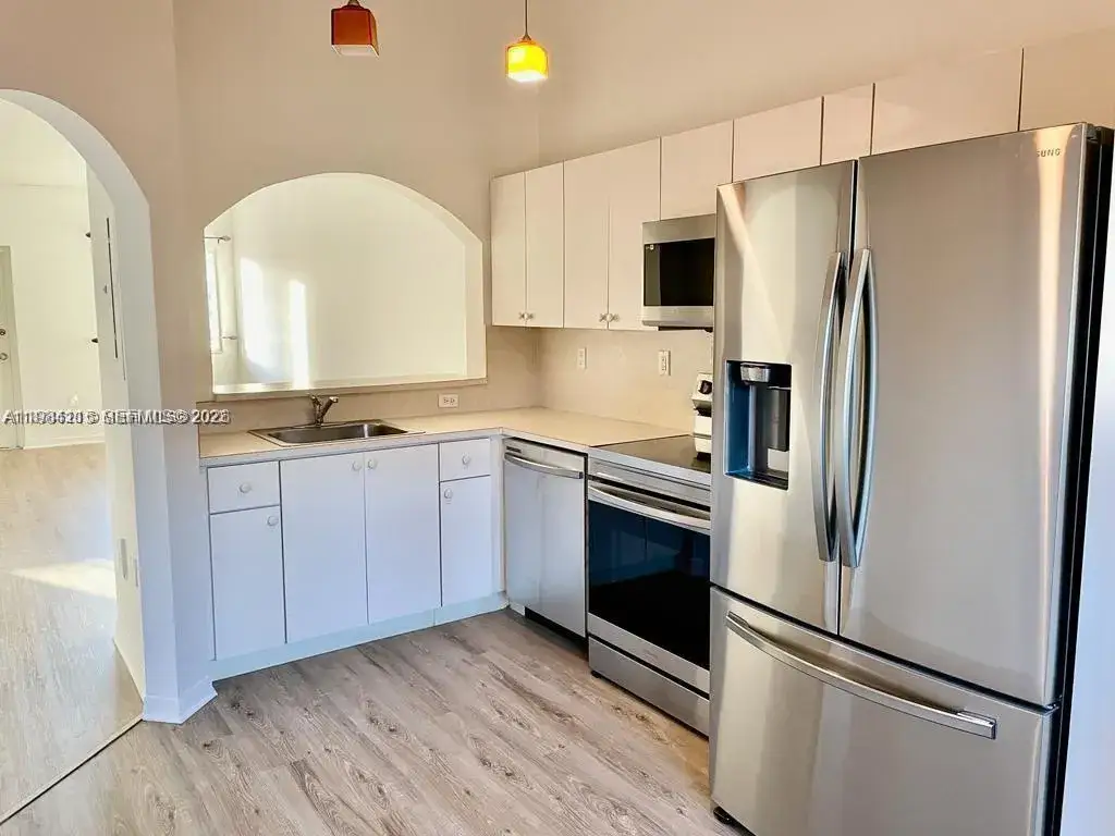 2 bedroom 2 bath Residential for sale at 975 NE 33rd Ter # 203, Homestead FL 33033