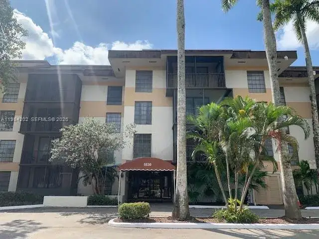 1 bedroom 1 bath Residential for sale at 5530 NW 44th St # 111C, Lauderhill FL 33319