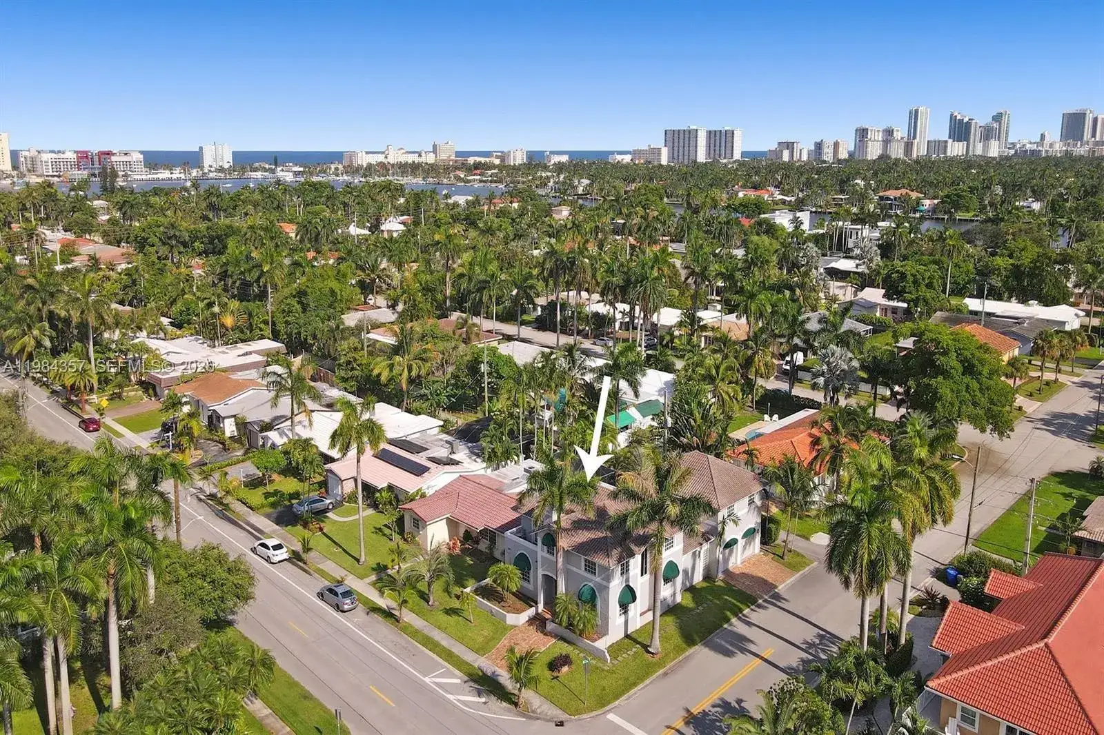 5 bedroom 3 bath Residential Lease for rent at 851 N 11th Ave, Hollywood FL 33019